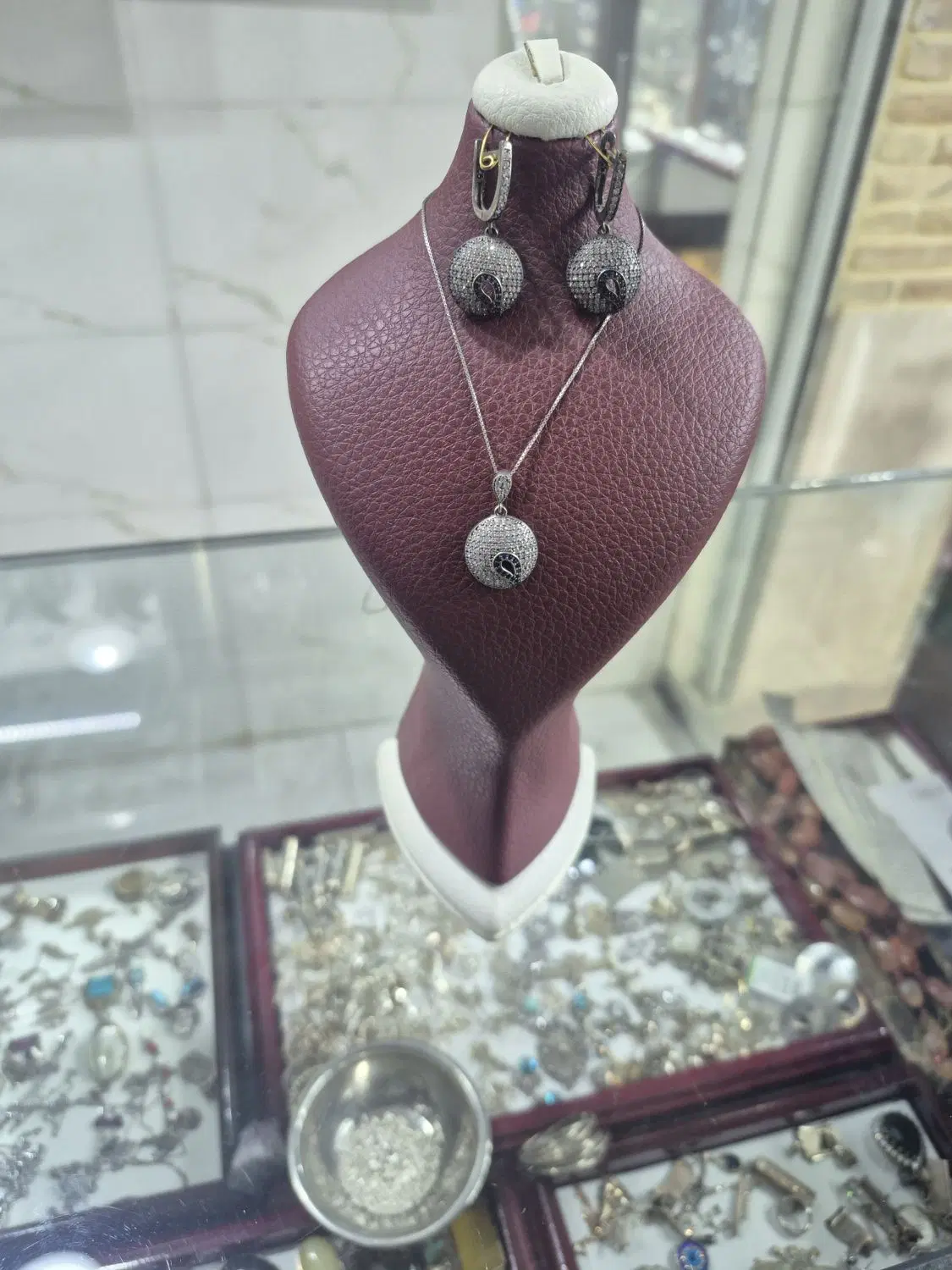 گردنبند نقره چشم زخم عیار ۹۲۵|جواهرات|شیراز, شاهچراغ|دیوار