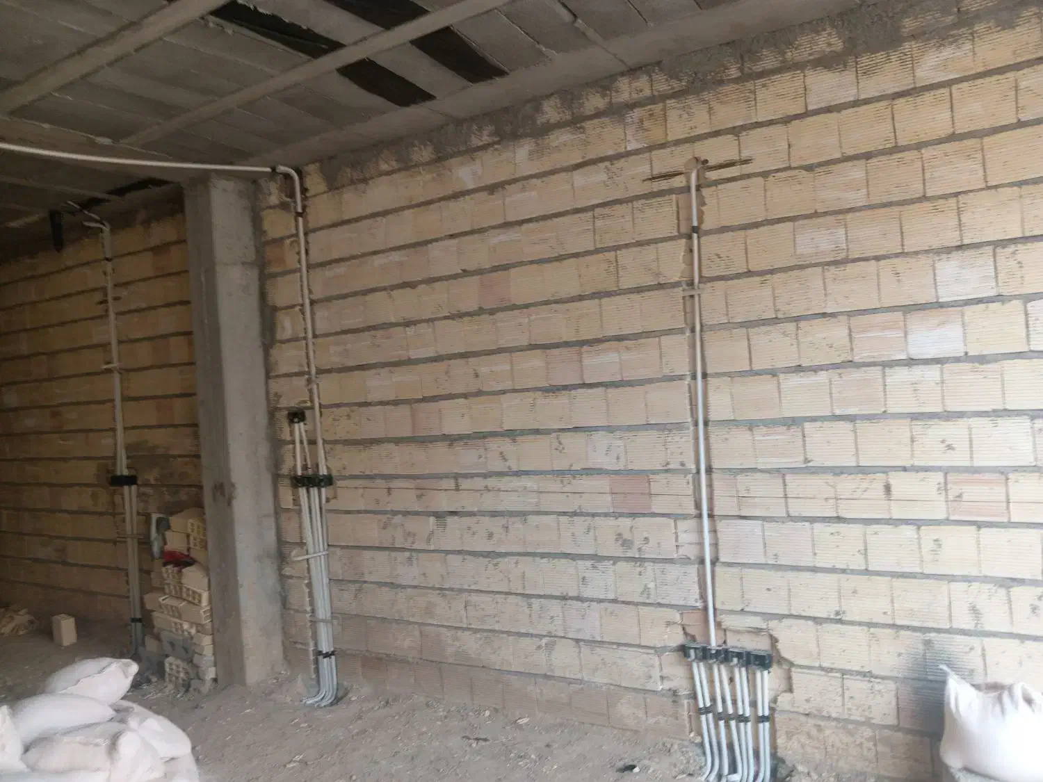 اجرای سفتکاری کامل با مصالح و بدون مصالح|خدمات پیشه و مهارت|نجف‌آباد, الله اکبر|دیوار