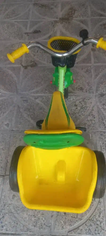 سه چرخه|دوچرخه، اسکیت، اسکوتر|هشتگرد, فاز ۷ مهستان|دیوار