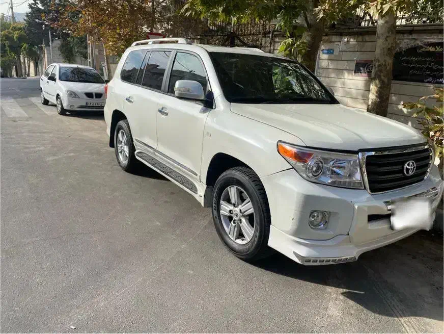 لندکروز ۲۰۱۱ کامل رنگ|خودرو سواری و وانت|تهران, سعادت‌آباد|دیوار