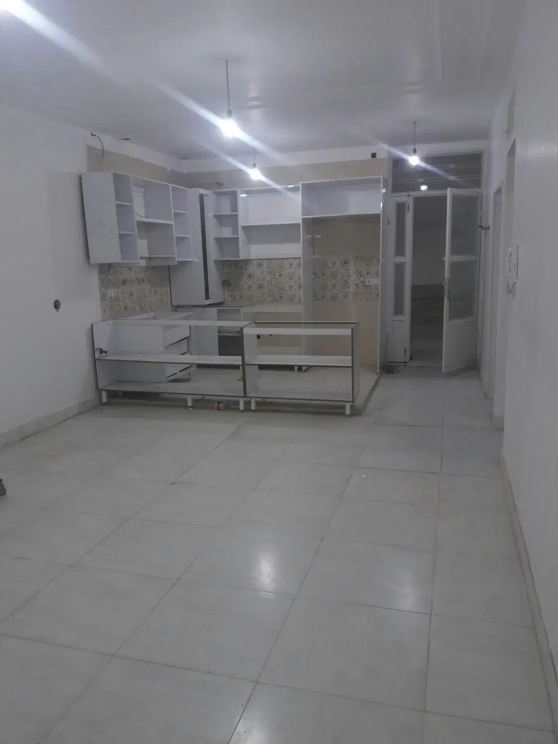 رهن اجاره طبقه دوم دو خوابه ۱۰۰ متر در بلوار اتحاد|اجارهٔ آپارتمان|شیراز, شهرک کوشکک|دیوار