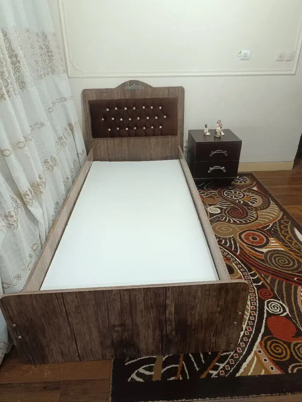 تخت۲در۹۰همراه پاتختی|تخت و سرویس خواب|شاهین‌شهر, مخابرات (شهید بهشتی)|دیوار