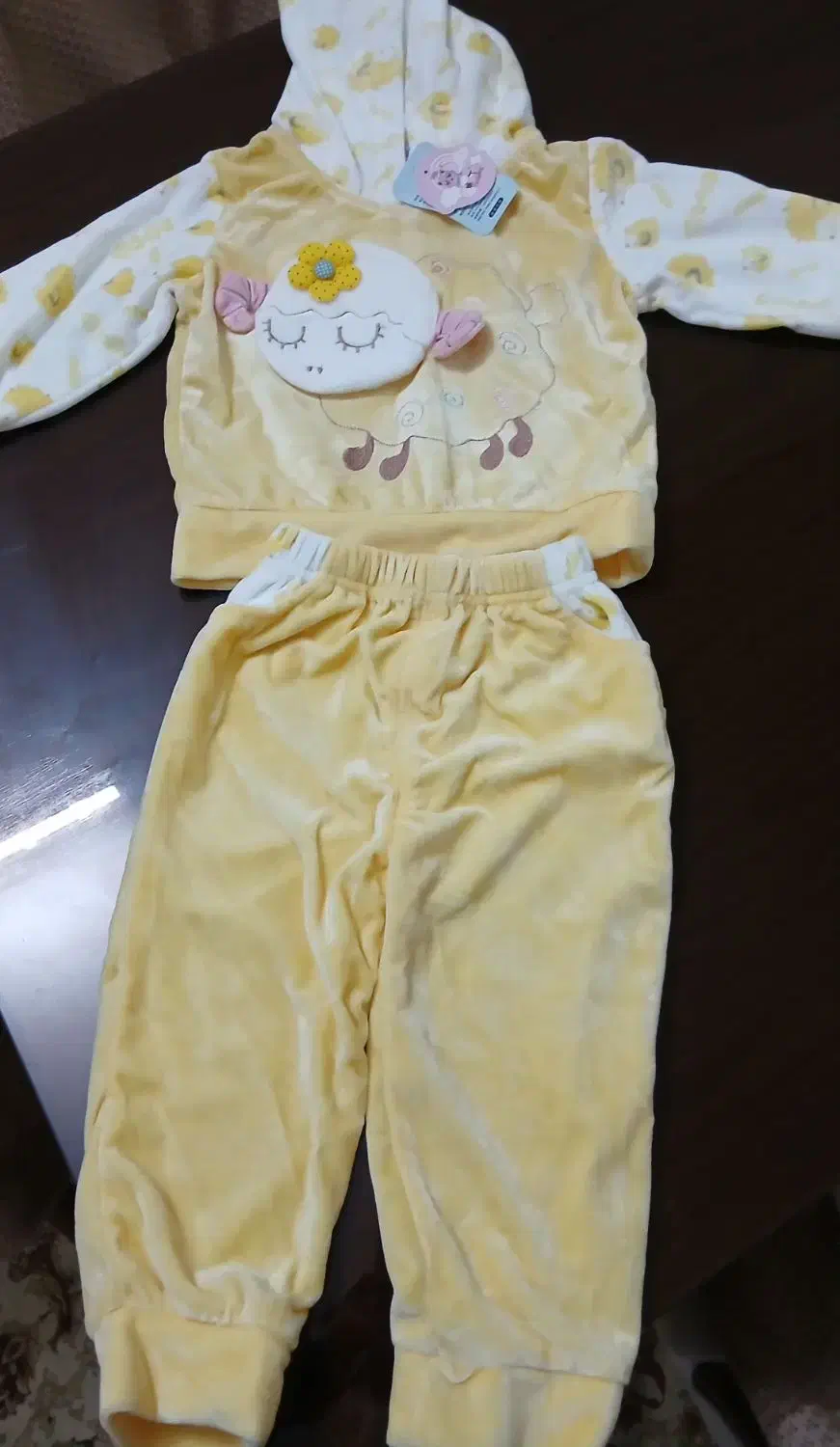 هودی شلوار مخمل عروسک برجسته کاملا نو و شیک|کفش و لباس بچه|مشهد, هنرور|دیوار