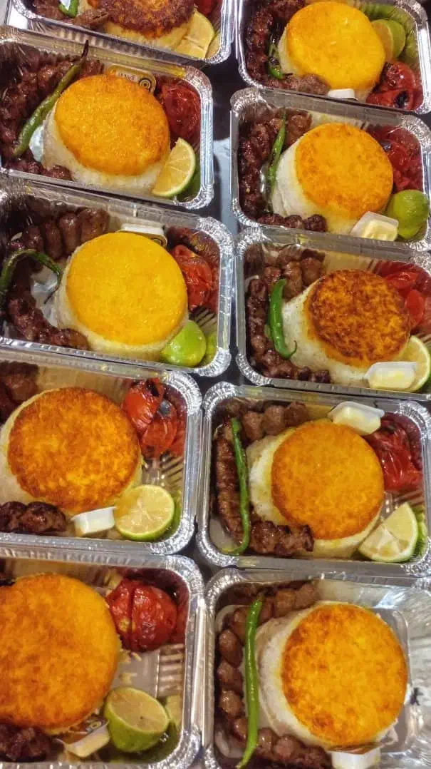 کیترینگ الف، آماده ارائه غذا شرکتی و مجلسی|خدمات پذیرایی، مراسم|پرند, فاز ۰|دیوار