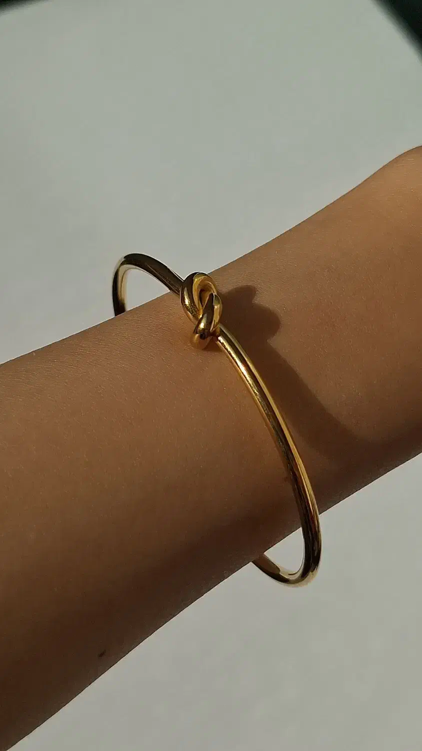 بنگل گره ای|بدلیجات|رشت, معلم|دیوار