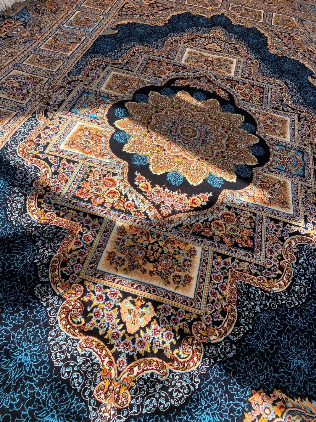 چهار تخته ۶ متری ۷۰۰ شانه تراکم ۲۵۵۰در حد|فرش|مراغه, |دیوار