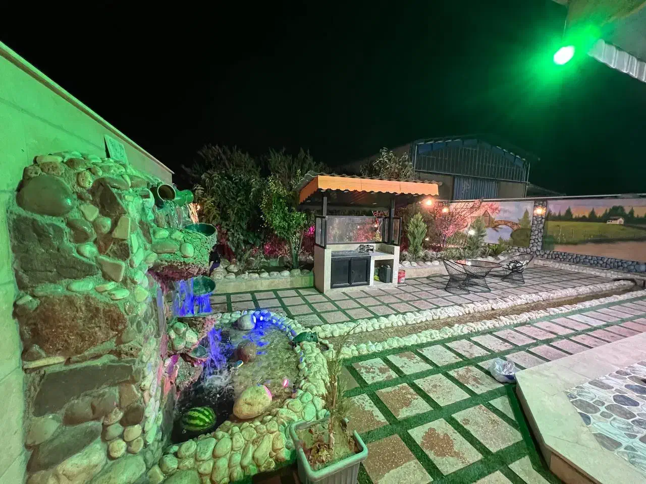 باغ ویلا شیک وتمیز. سویت واستخر دار|اجارهٔ کوتاهمدت ویلا و باغ|اصفهان, قهجاورستان|دیوار