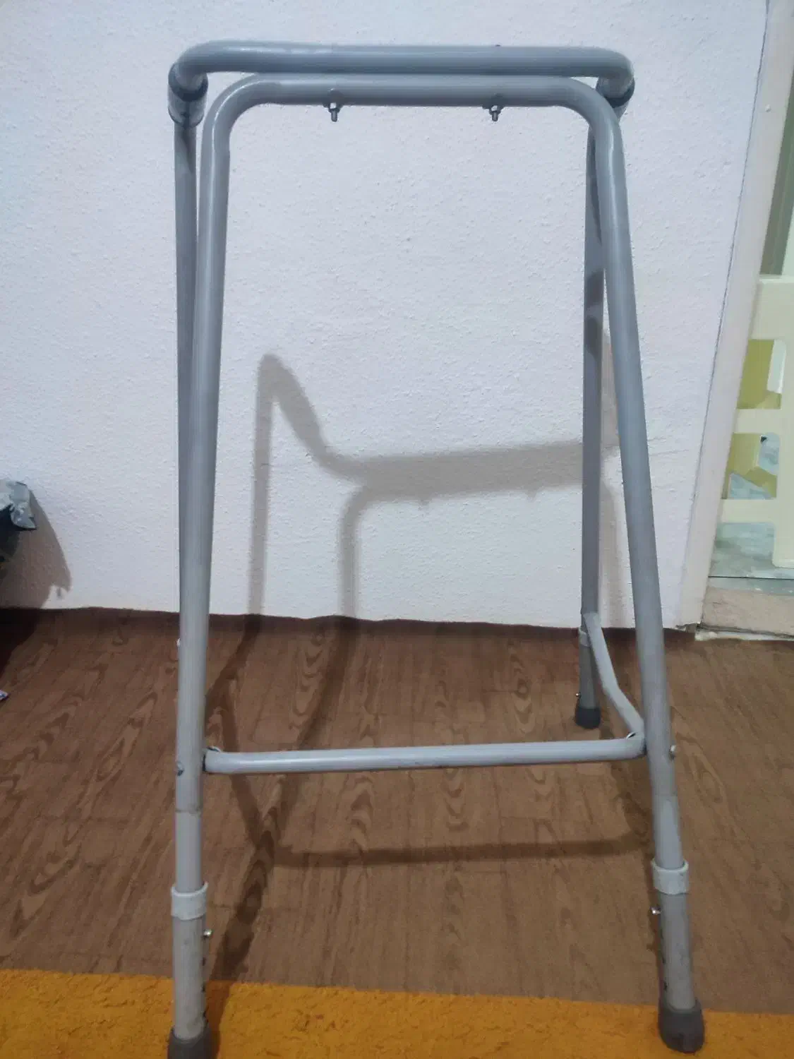 واکر و عصا|پزشکی|پاکدشت, پاکدشت (مامازند)|دیوار