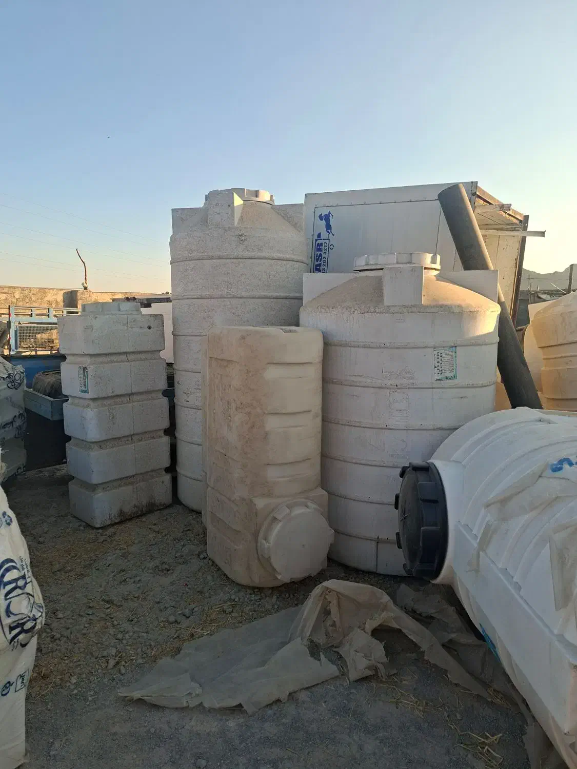 تعدادی تانک نو و لوله|عمده‌فروشی|مبارکه, |دیوار