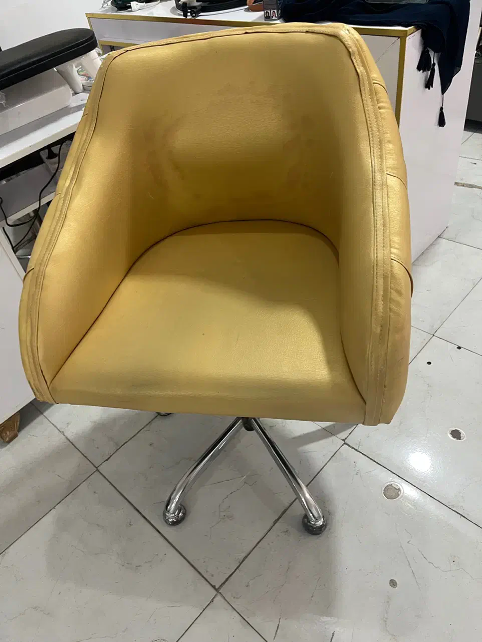 صندلی چرخ دار|صندلی و نیمکت|رفسنجان, |دیوار