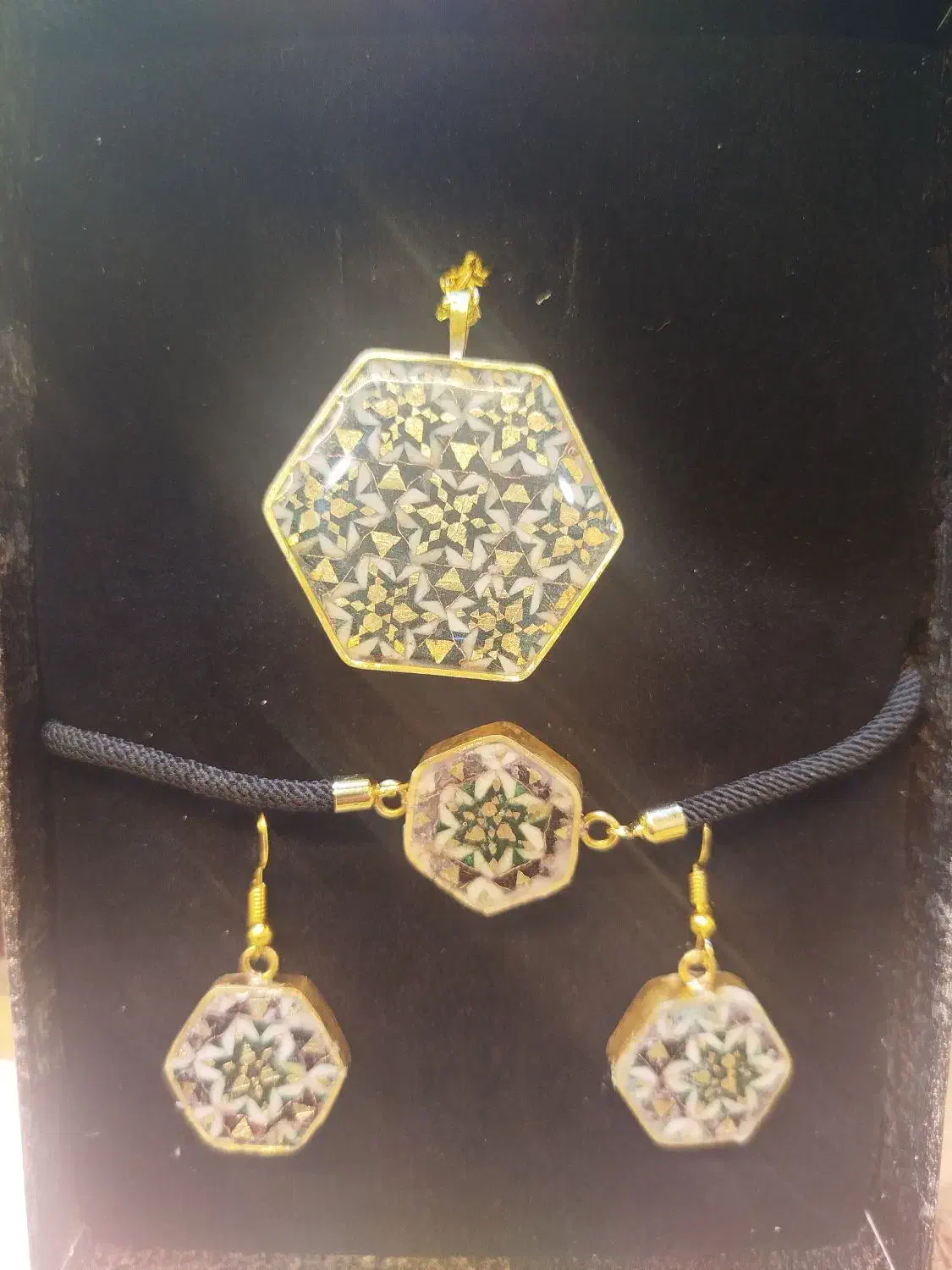 زیورآلات خاتم وپاسویچی|زیورآلات و اکسسوری|شیراز, سیاه سنگ|دیوار