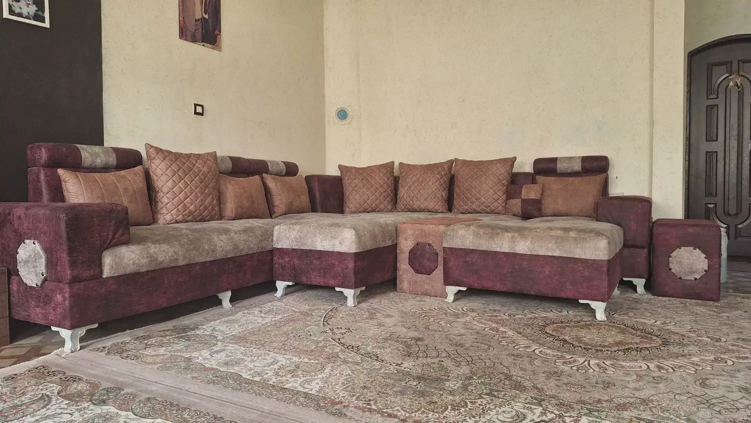 مبل کاناپه 12نفره همراه 2عدد میز کاملا سالم و نو|مبلمان خانگی و میز عسلی|شیروان (خراسان), |دیوار