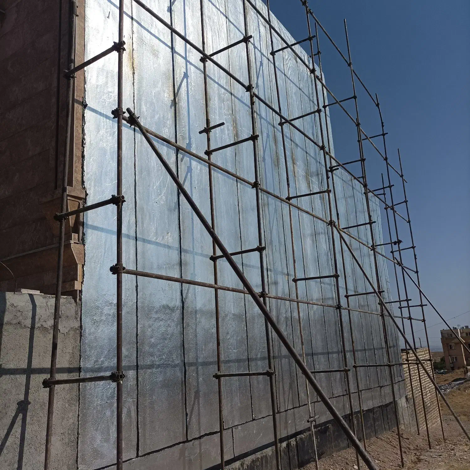 نصب ایزوگام قیرگونی وتخریب ساختمان|خدمات پیشه و مهارت|هشتگرد, شهرک وحدت|دیوار