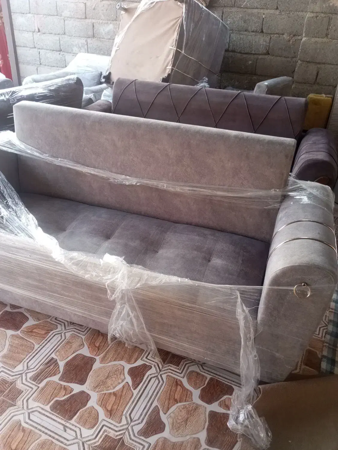 دو دست مبل هشت نفره|مبلمان خانگی و میز عسلی|سندرک, |دیوار