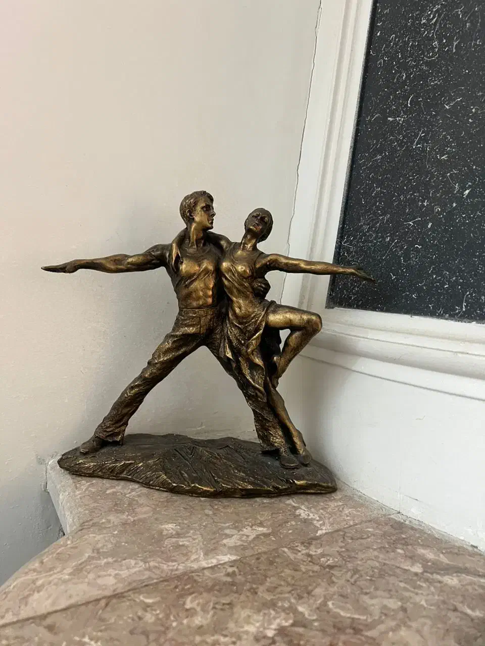 مجسمه دو عدد|مجسمه، تندیس، ماکت|ساری, |دیوار