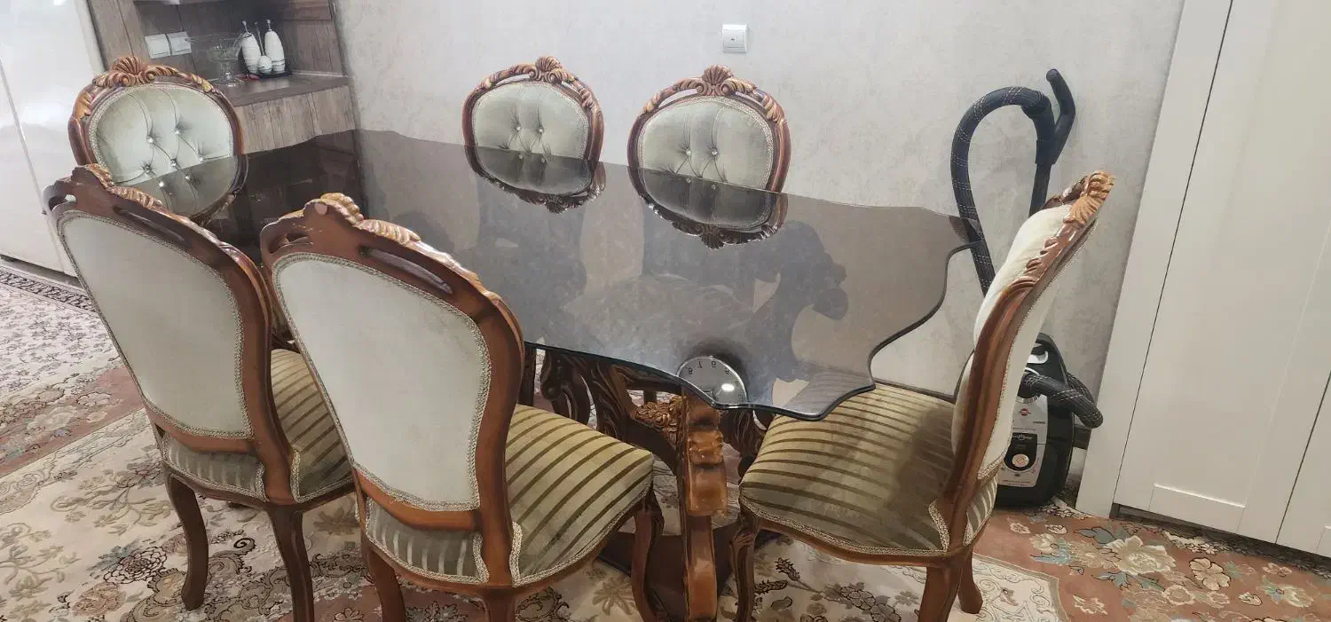 مبل سلطنتی و میز نهار خوری ۸ نفره بسیار تمیز|مبلمان خانگی و میز عسلی|فردیس, فردیس|دیوار