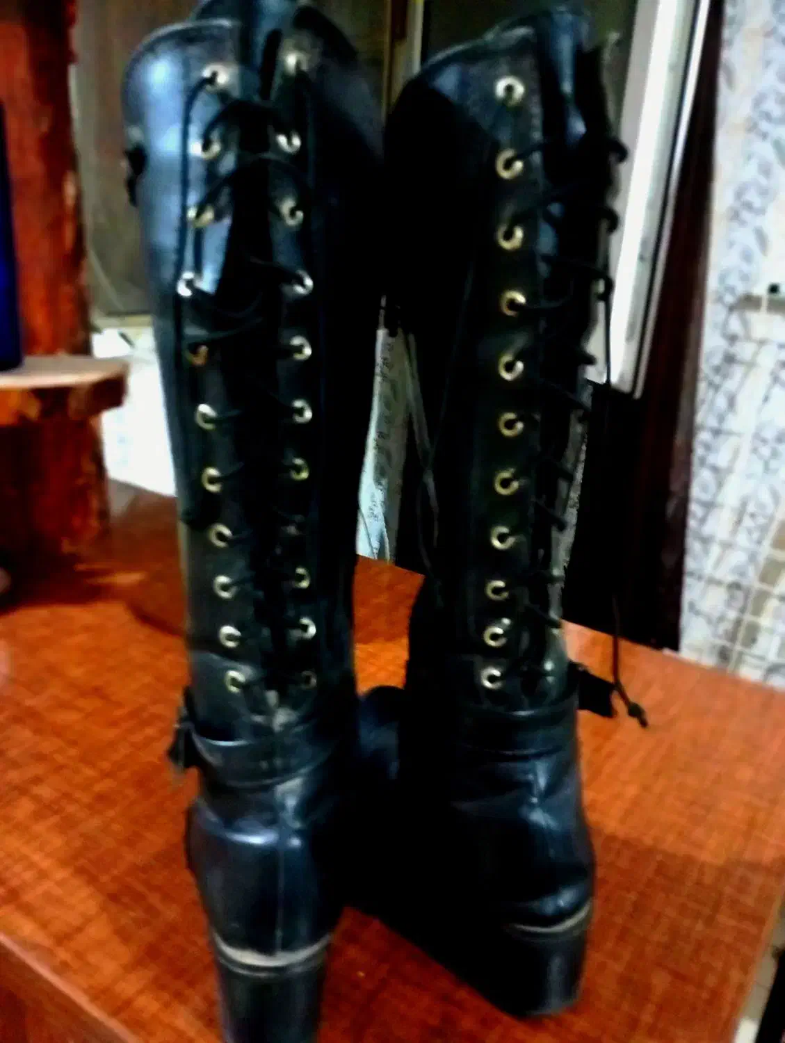 پوتین زنانه|کیف، کفش، کمربند|پیشوا, |دیوار