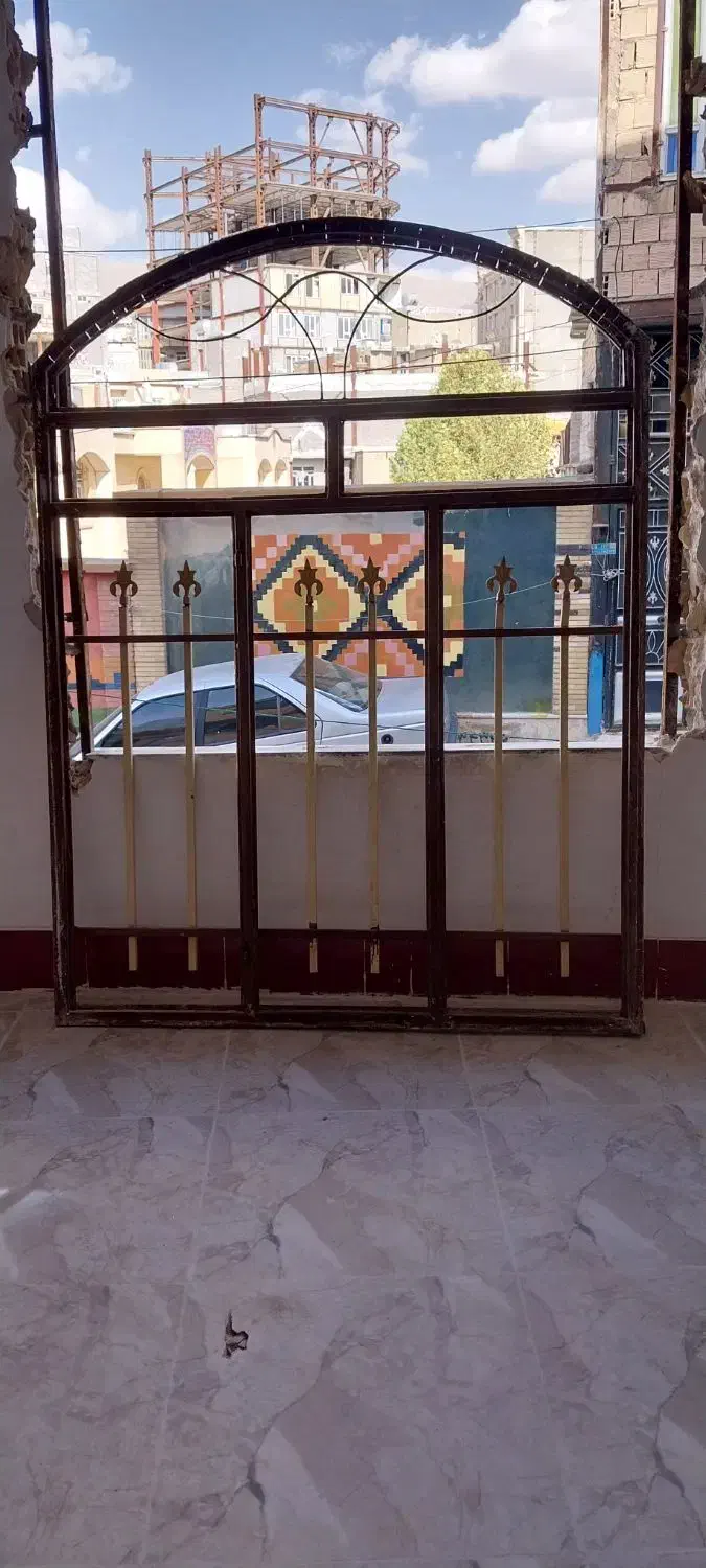 دو عدد پنجره آهنی|مصالح و تجهیزات ساختمان|جوانرود, |دیوار