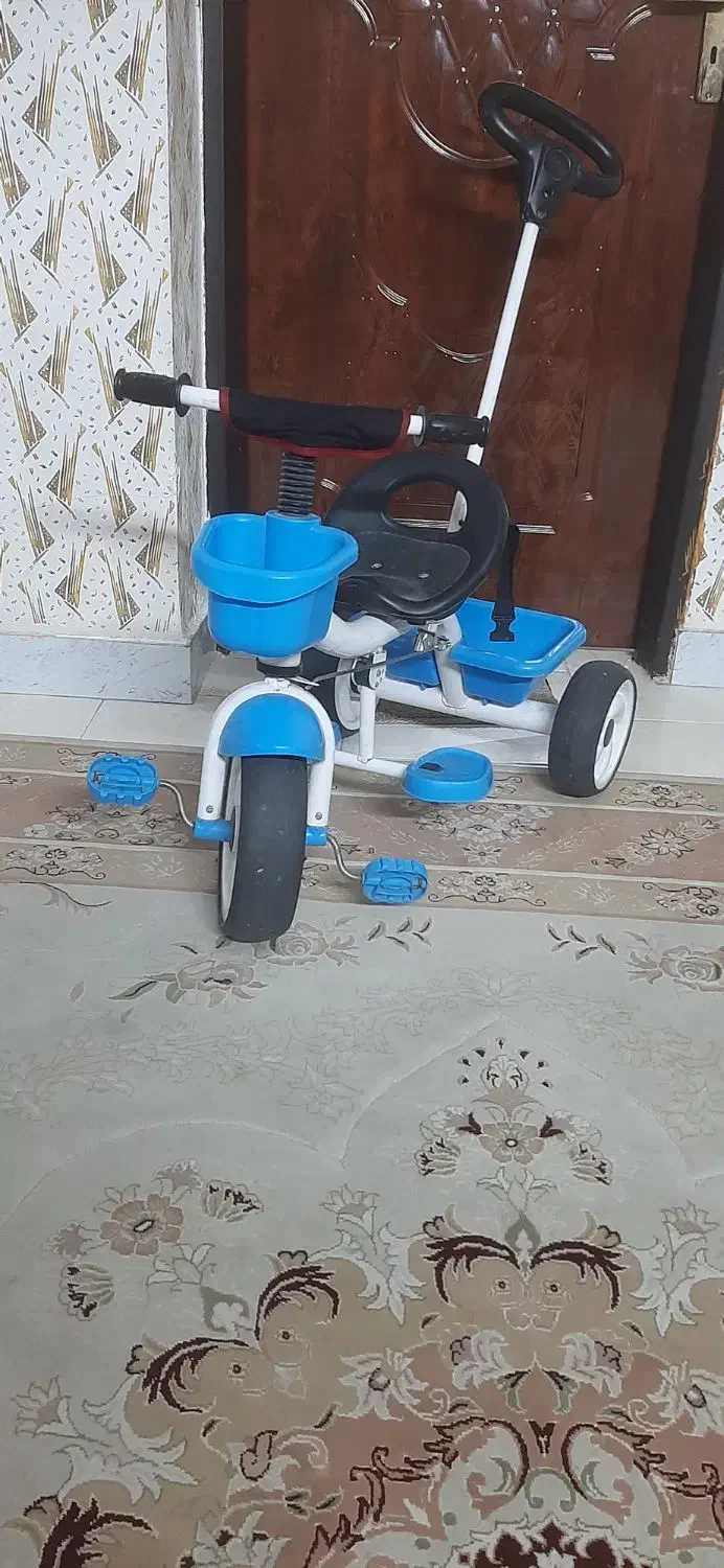 سه چرخه کودک|دوچرخه، اسکیت، اسکوتر|قرچک, پویینک|دیوار