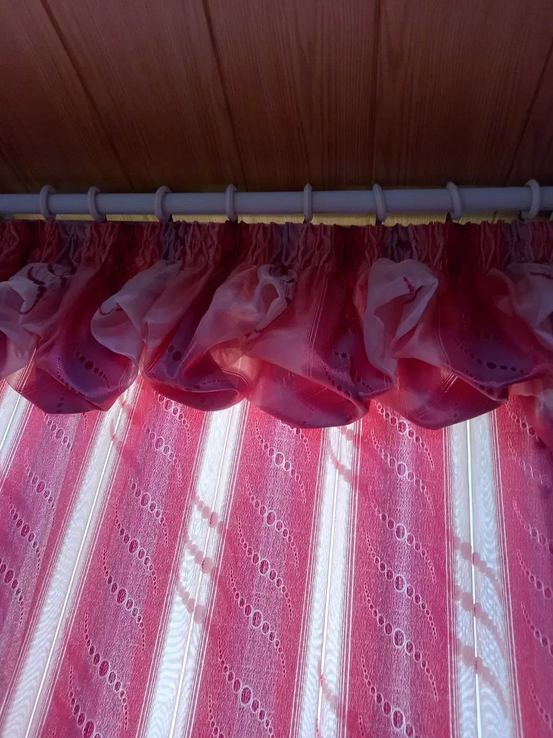 پرده|پرده، رانر، رومیزی|صائین قلعه, |دیوار