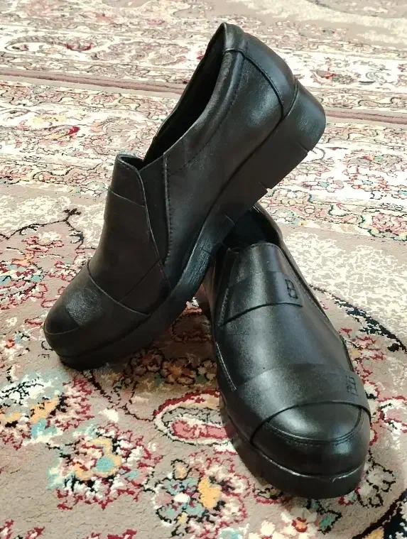 کفش|کیف، کفش، کمربند|اصفهان, پوریای ولی|دیوار