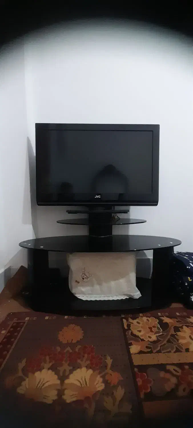 تلویزیون|تلویزیون و پروژکتور|قم, شاه احمد قاسم|دیوار