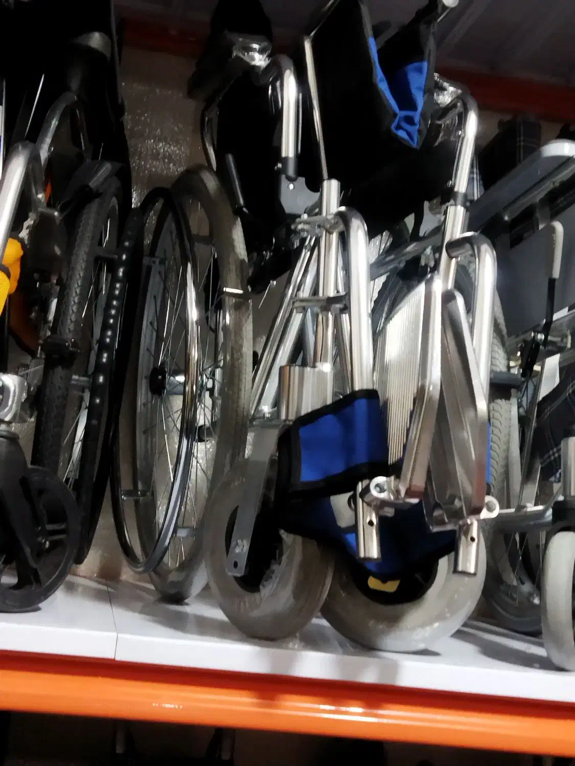 ویلچر.دنیایی از ویلچر خارجی.المنیومی /خرید و فروش|آرایشی، بهداشتی، درمانی|اصفهان, باتون|دیوار