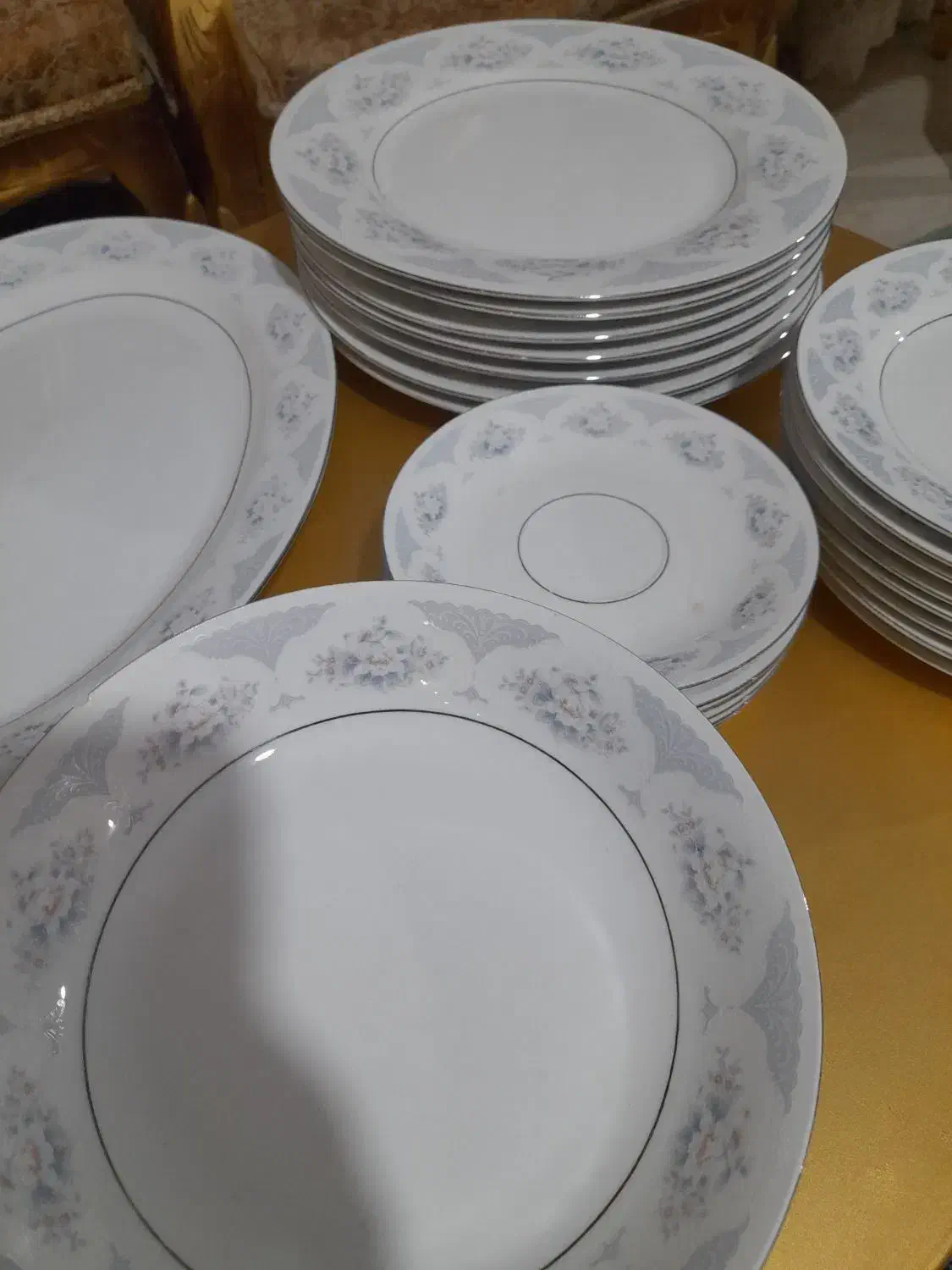 سرویس چینی ۶ نفره سالم تمیز و بشقاب ژاپن اصل|ظروف سرو و پذیرایی|تهران, تاکسیرانی|دیوار