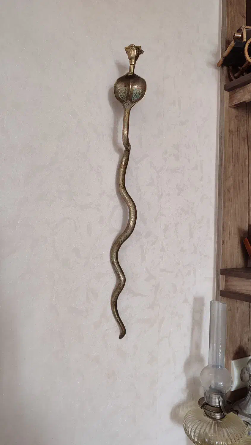 شمعدان|کلکسیون اشیاء عتیقه|صدرا-فارس, فاز ۲|دیوار