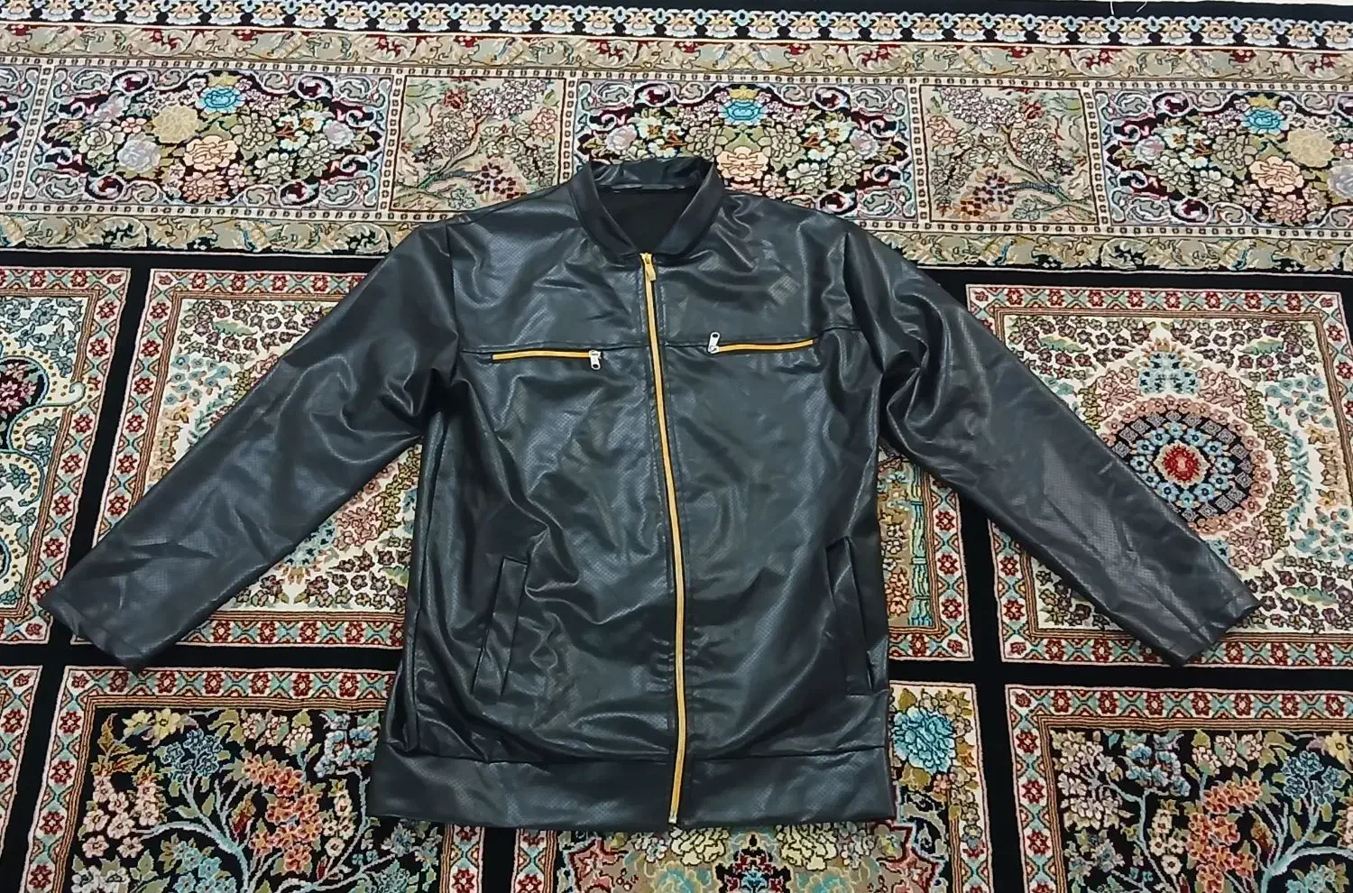 کاپشن چرم بزرگسال|لباس|مسجد سلیمان, |دیوار