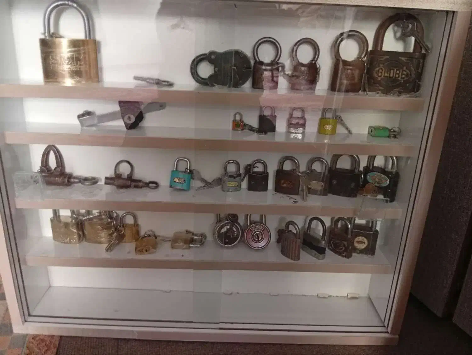 قفل و کلید و لوازم|کلکسیون سکه، تمبر، اسکناس|فلاورجان, |دیوار