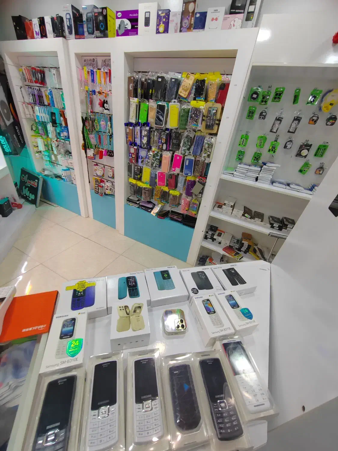 بورس انواع گوشی ساده|موبایل|فولادشهر, B5|دیوار
