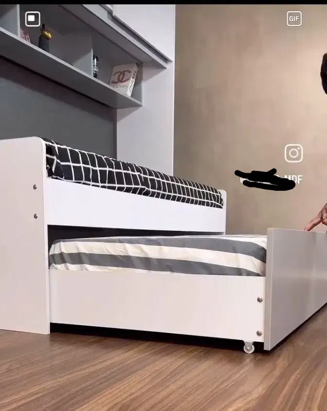 تخت خواب دو نفره بدون کارکرد|تخت و صندلی بچه|شوط, |دیوار