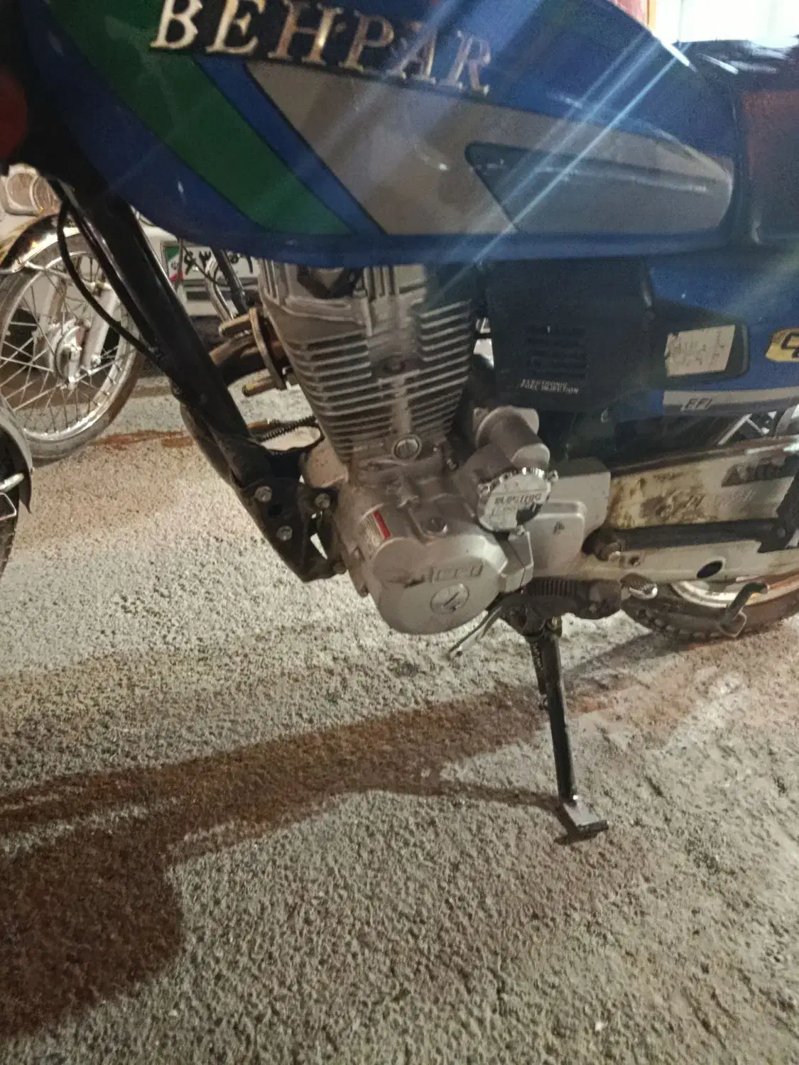 موتور ۲۰۰سی سی بهپر|موتورسیکلت|لنجان, |دیوار