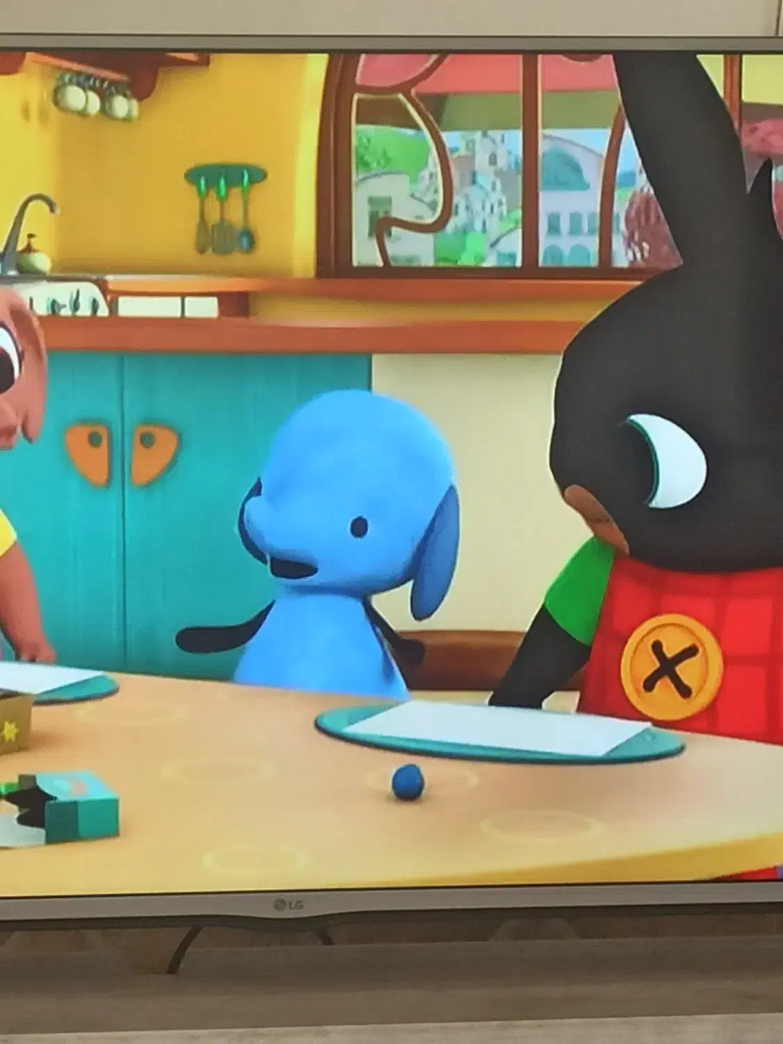 تلویزیون 49اینچ|تلویزیون و پروژکتور|سرپل ذهاب, |دیوار