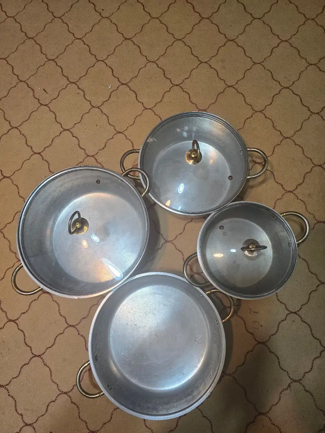 قابلمه|ظروف پخت‌وپز|اهواز, اهواز|دیوار