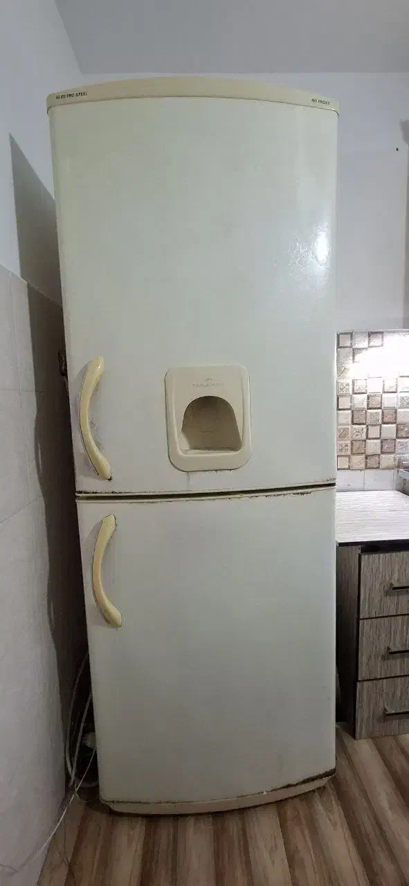 یخچال فریزر الکترو استیل ۳۲ فوت|یخچال و فریزر|رشت, باهنر|دیوار