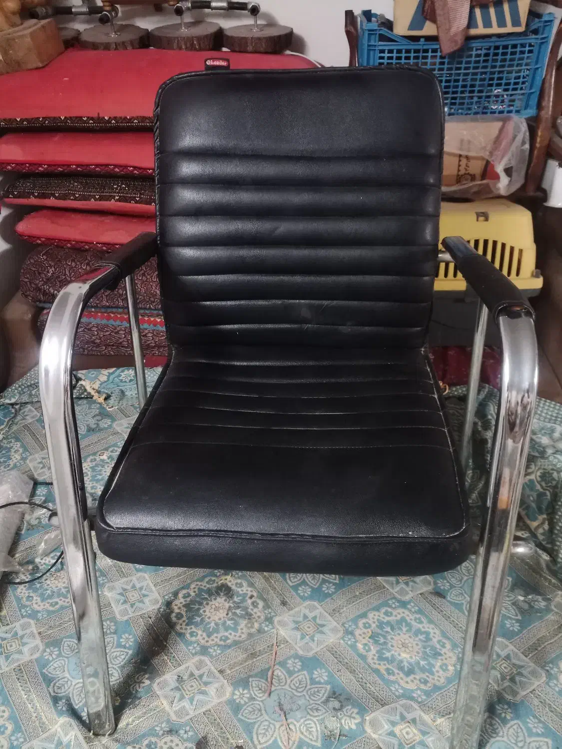 صندلی چرمی|صندلی و نیمکت|نمین, |دیوار