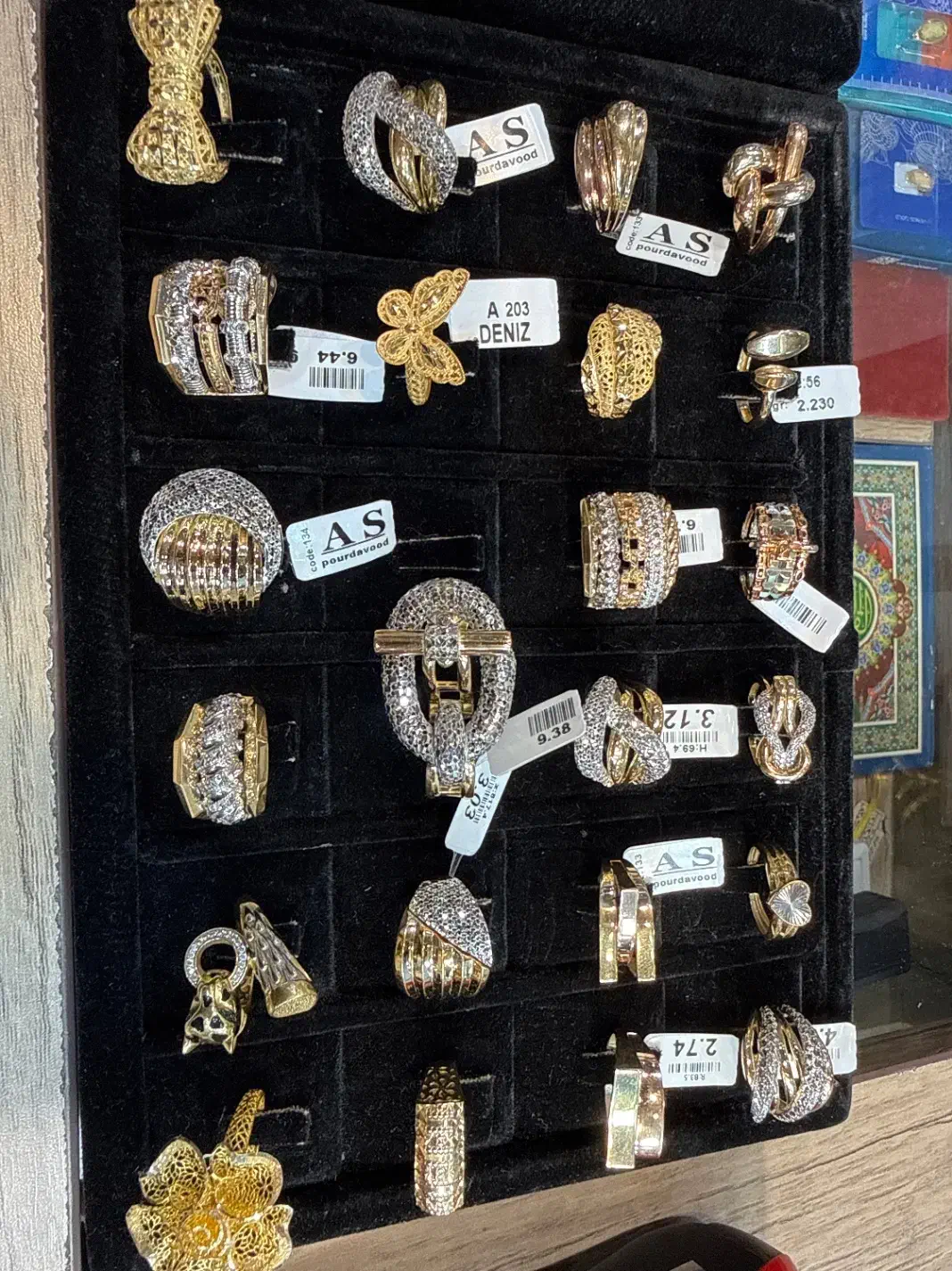 فروش انواع طلاهای زینتی شمش بار با اجرت پایین|جواهرات|اردبیل, |دیوار