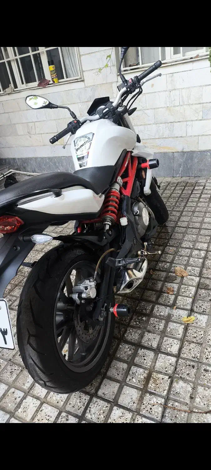 بنلی ۳۰۰|موتورسیکلت|شهر ری, شهادت|دیوار