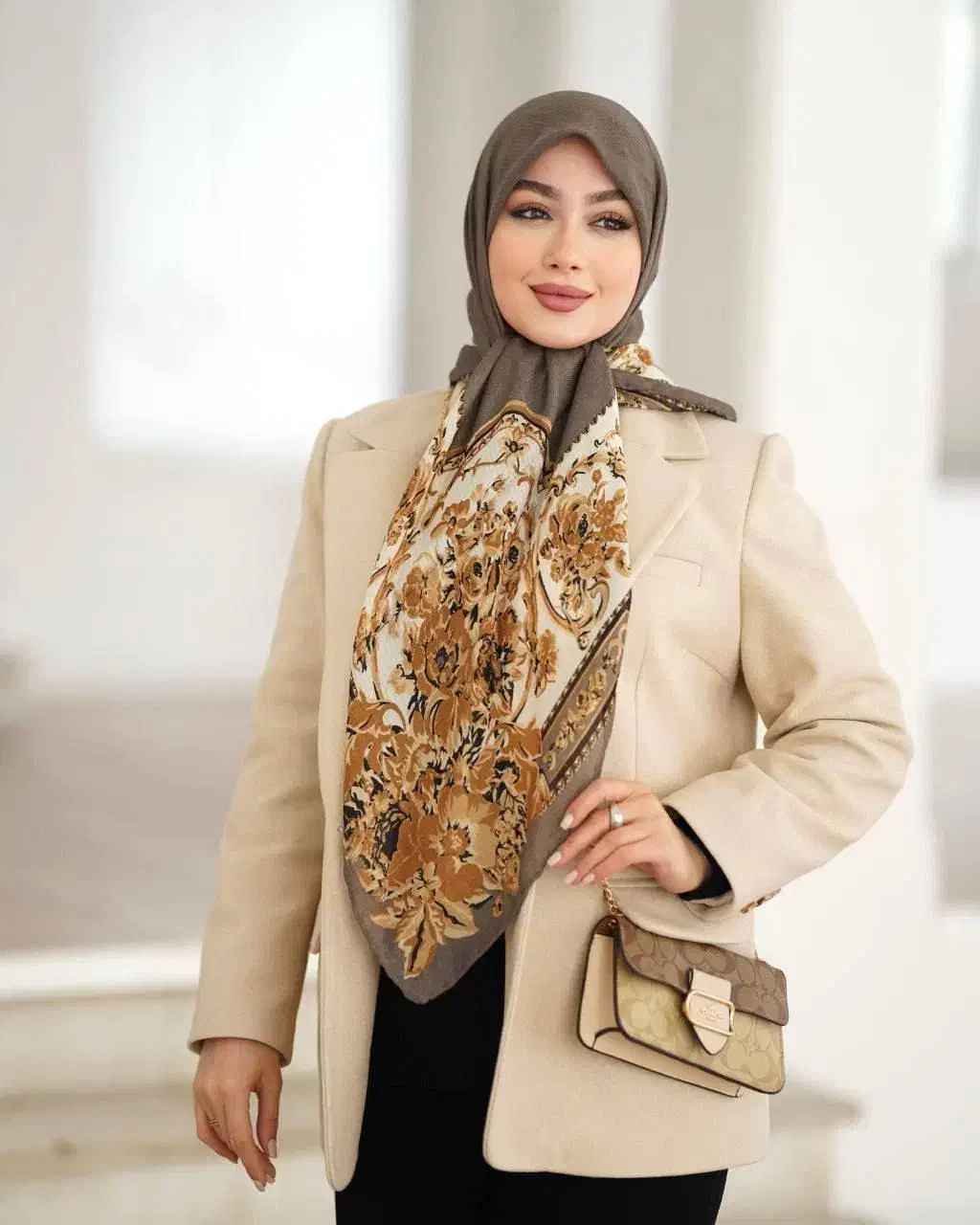 روسری دست‌دوز، کالکشن پاییزه ویشا|لباس|شهر بابک, |دیوار