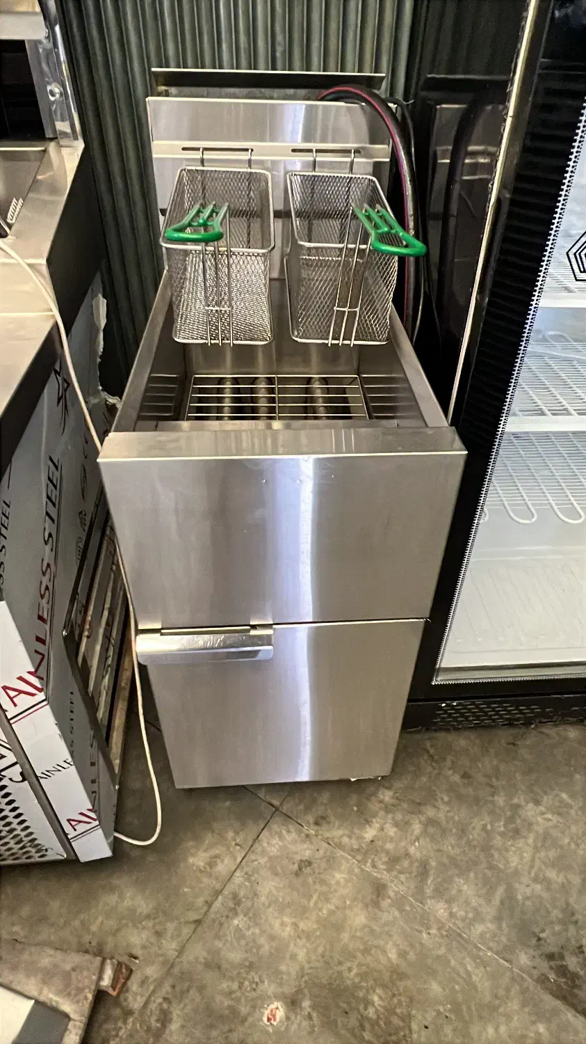 فروش کلیه وسایل فست فود یکجا|کافی‌شاپ و رستوران|شیراز, آزادگان|دیوار