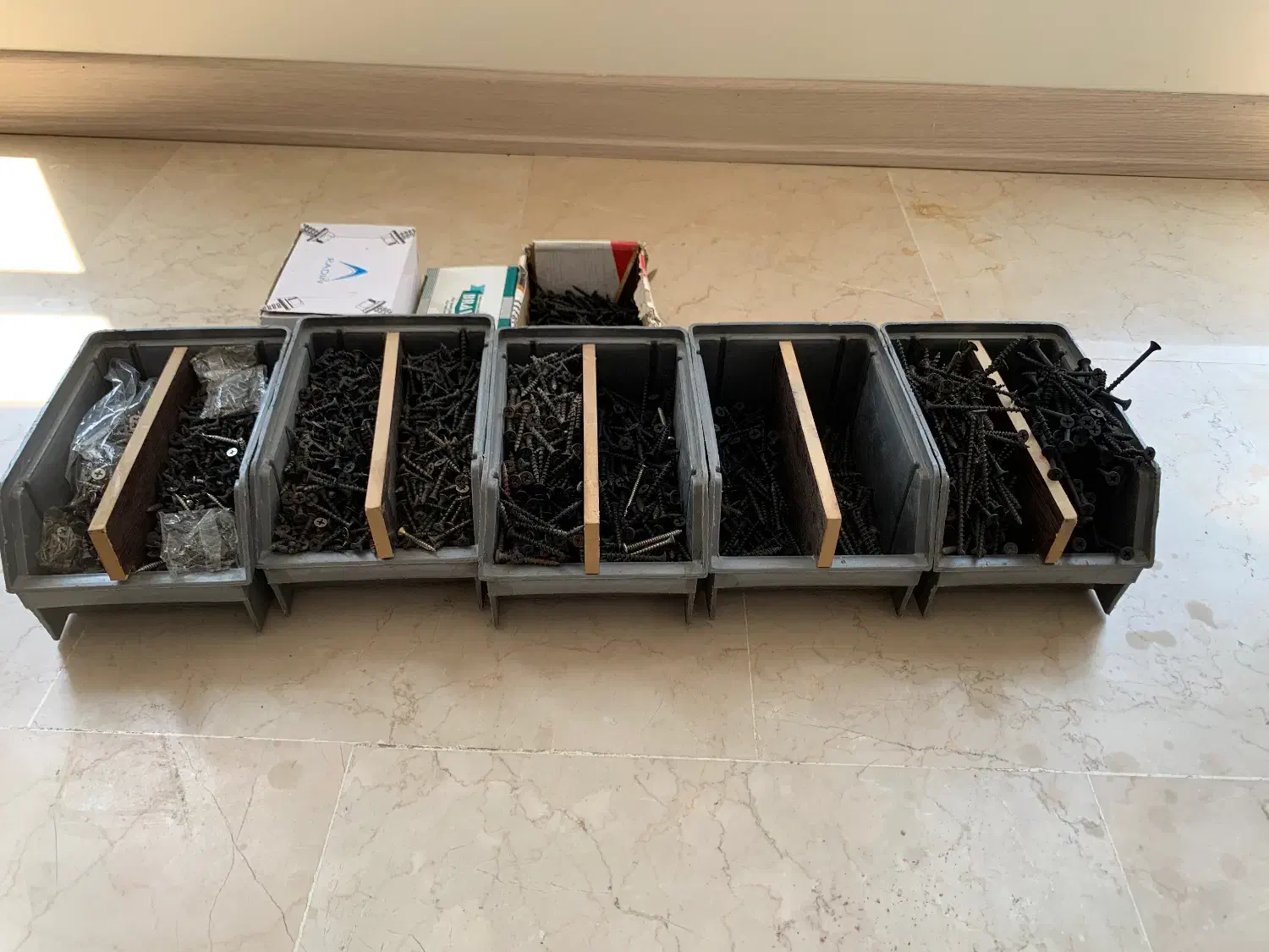 تعداد محدودی پیچ های کابینتی و. به علت تغییر شغل|ابزارآلات|تهران, سوهانک|دیوار