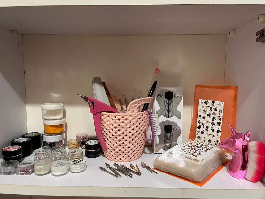 ناخن کار،لوازم ناخن،لاکژل|آرایشگاه و سالن‌های زیبایی|رشت, لاکانی|دیوار