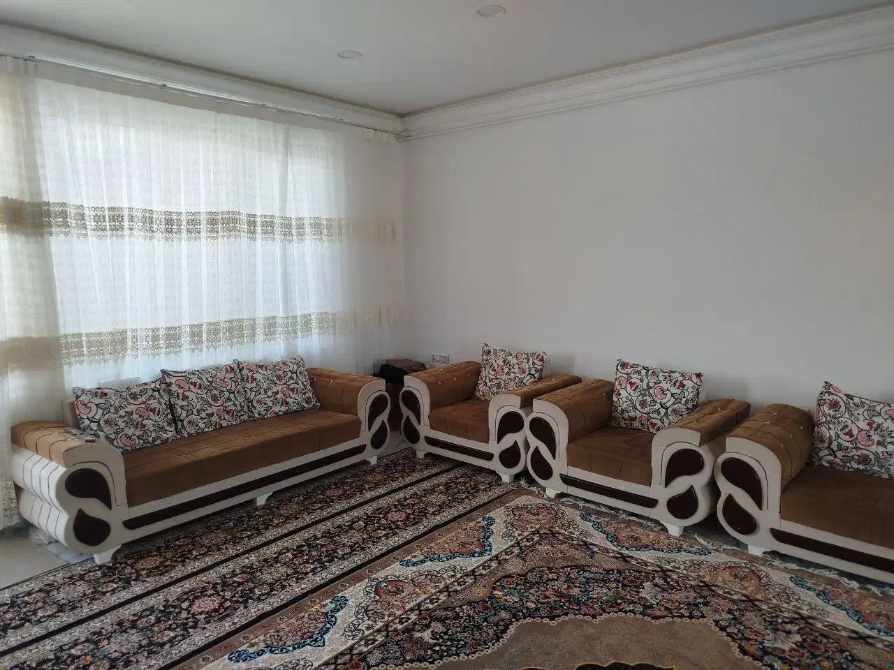 سرویس مبل ۸ نفره سالم|مبلمان خانگی و میز عسلی|بانه, |دیوار