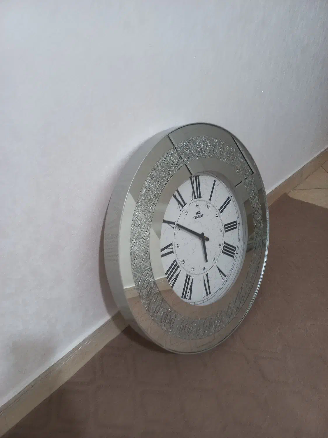 یک عددساعت دیواری گرد|ساعت دیواری و تزئینی|تهران, شهرک ولیعصر شمالی|دیوار