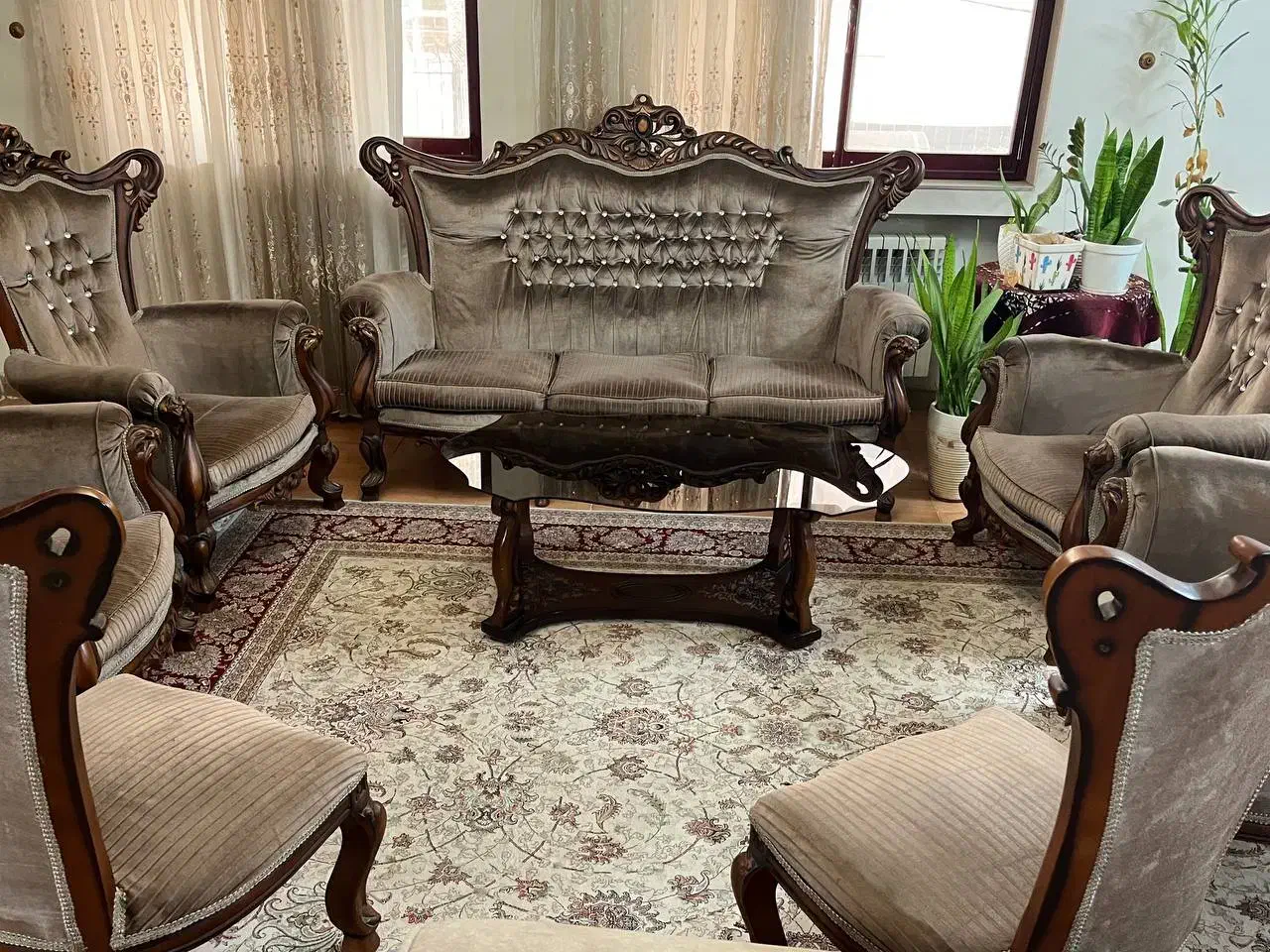 سرویس مبل سلطنتی ۹ نفره به همراه جلو مبلی ست|مبلمان خانگی و میز عسلی|بابل, |دیوار