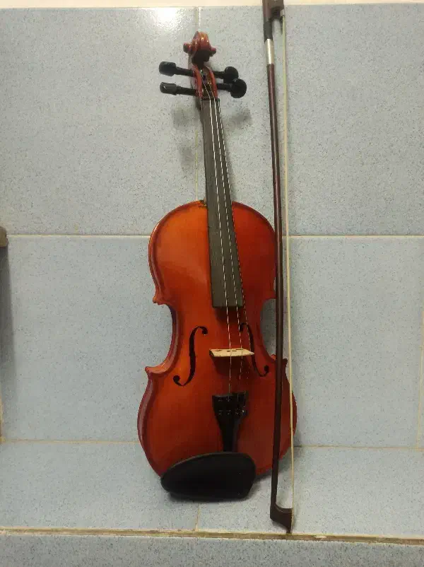 ویالن|ویولن|قم, خاکفرج|دیوار