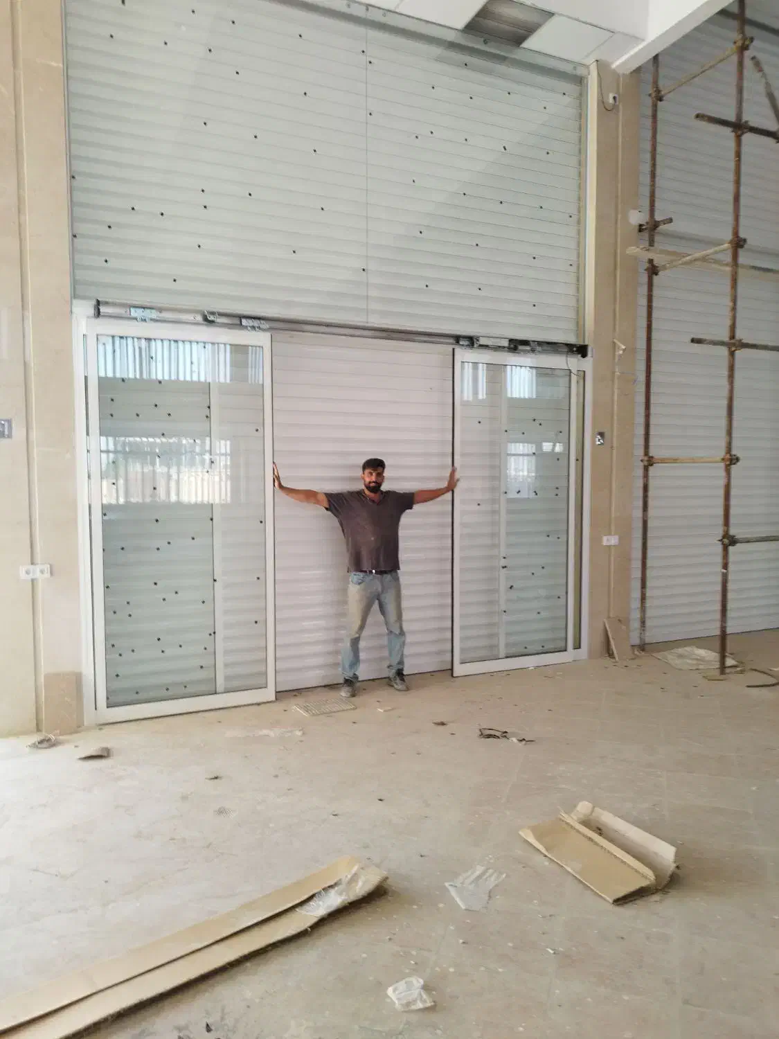 شیشه برقی سکوریت|خدمات پیشه و مهارت|کرمان, |دیوار