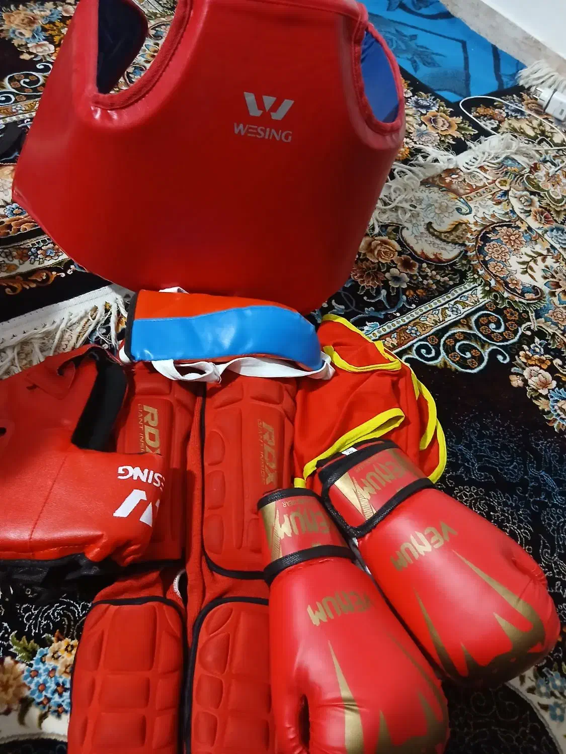 دو ست ورزشی وشو|تجهیزات ورزشی|کرمانشاه, |دیوار